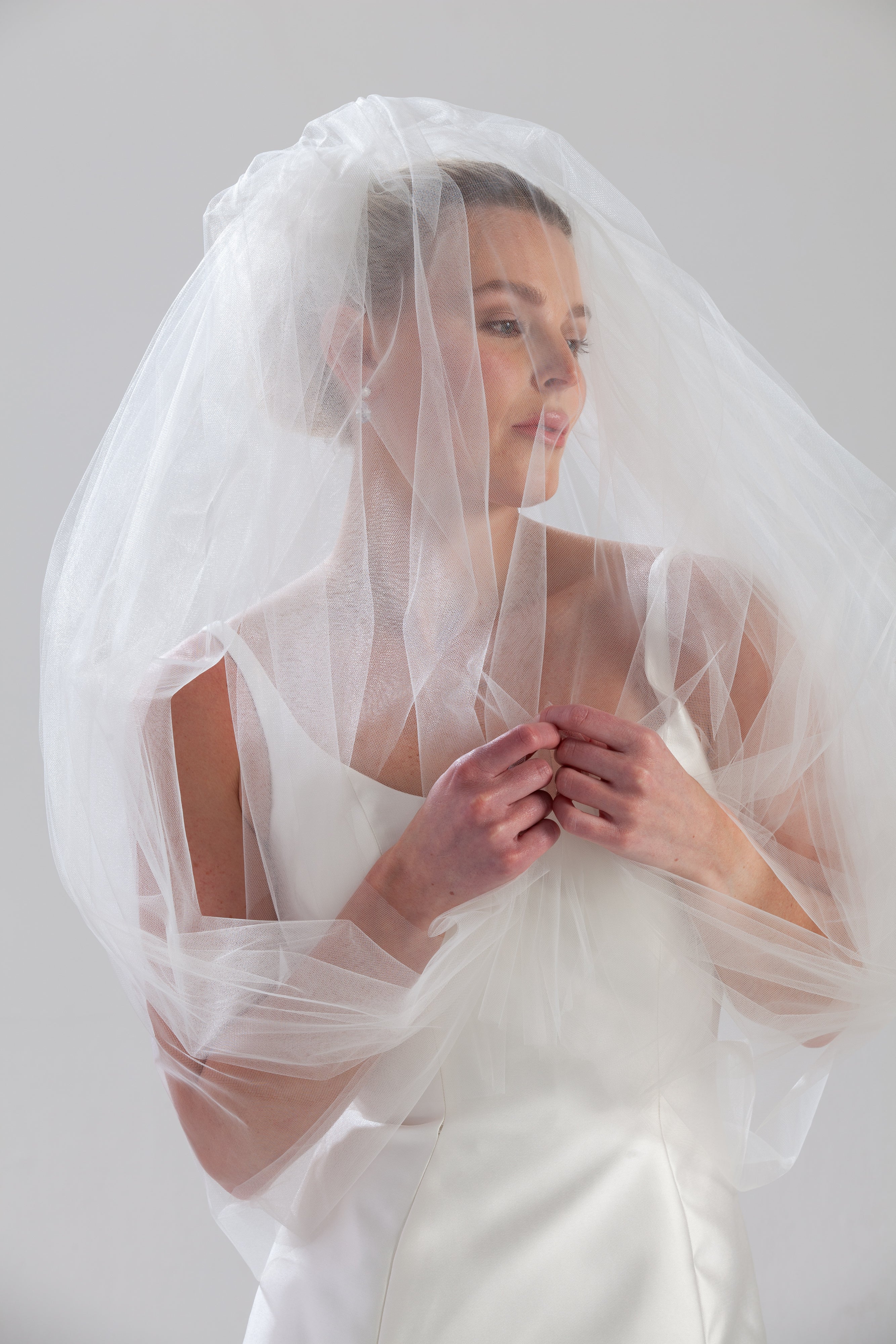 Fingertip Bouffant Veil
