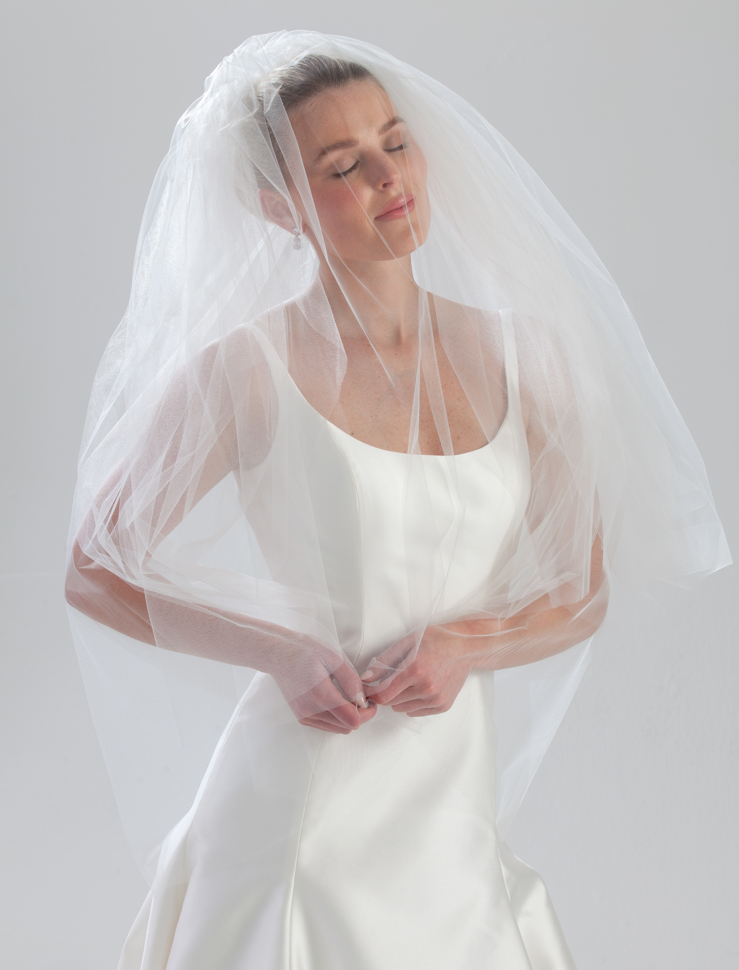 Fingertip Bouffant Veil